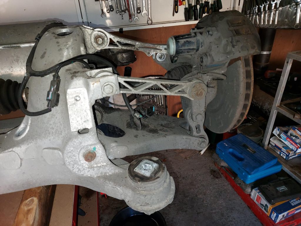 Rear suspension links